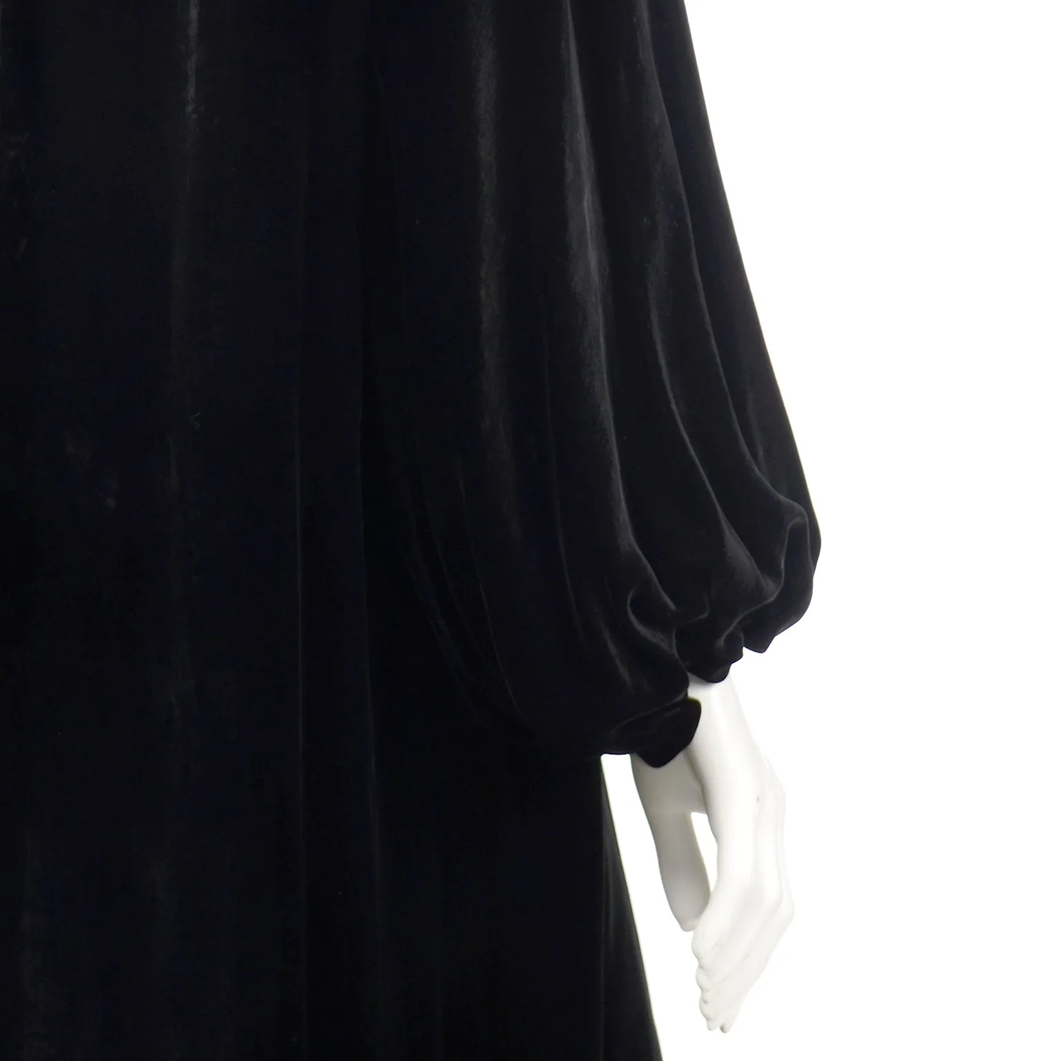 1920s Vintage Black Silk Velvet Evening Coat