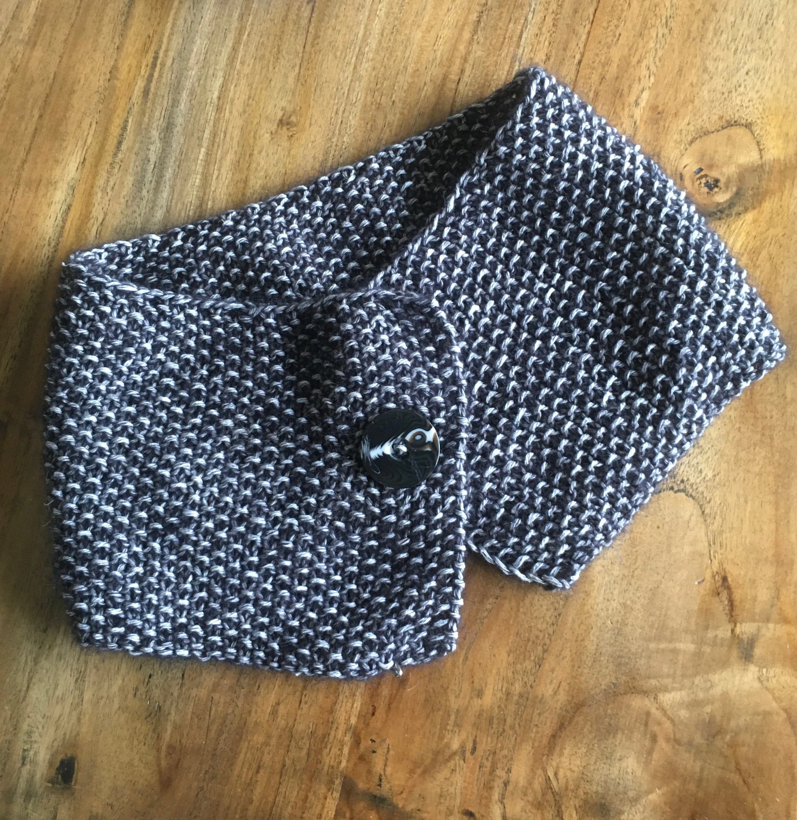 Button scarf Ai