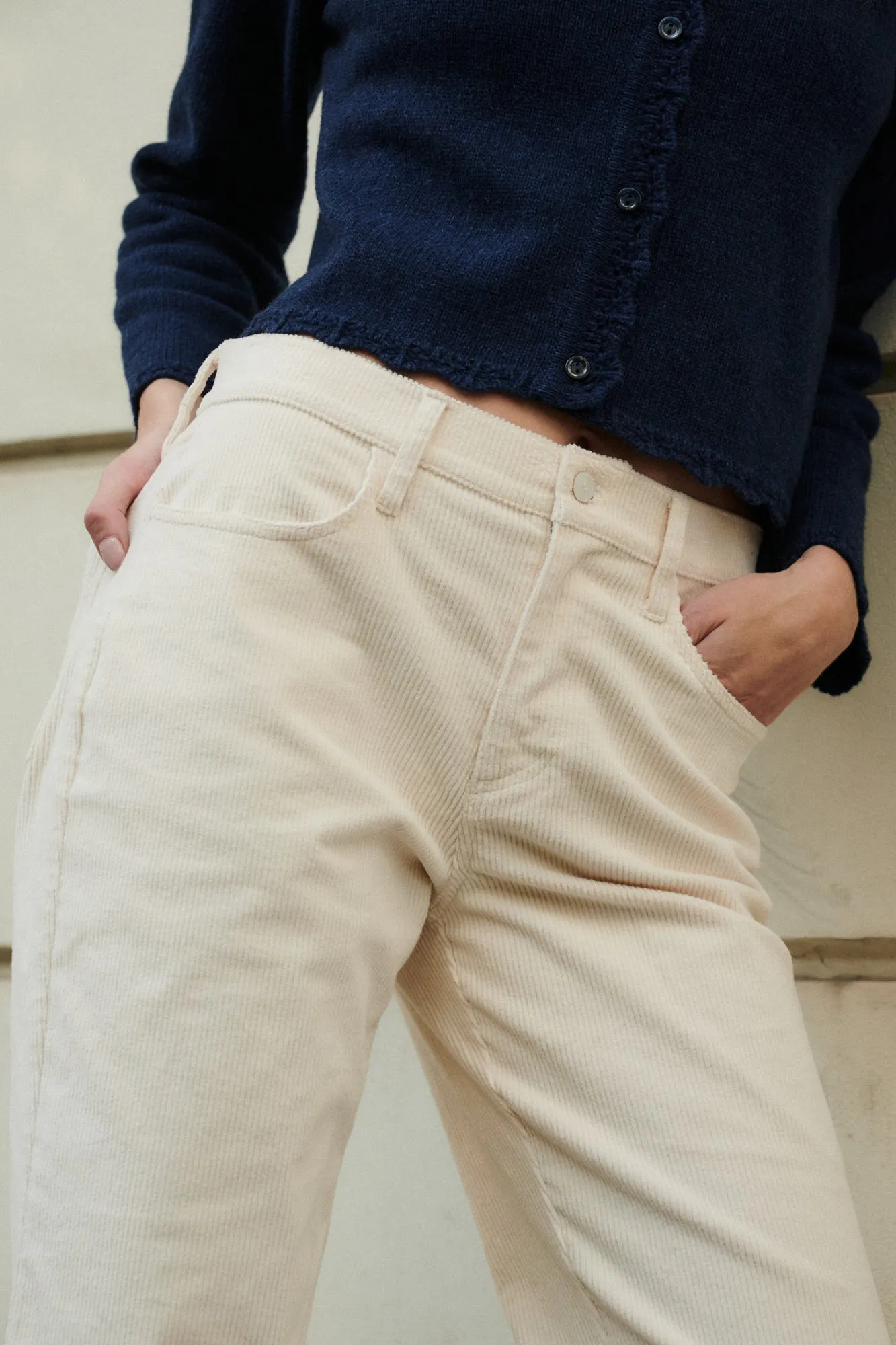 Cotton corduroy trousers / 05 / 20 / cream white