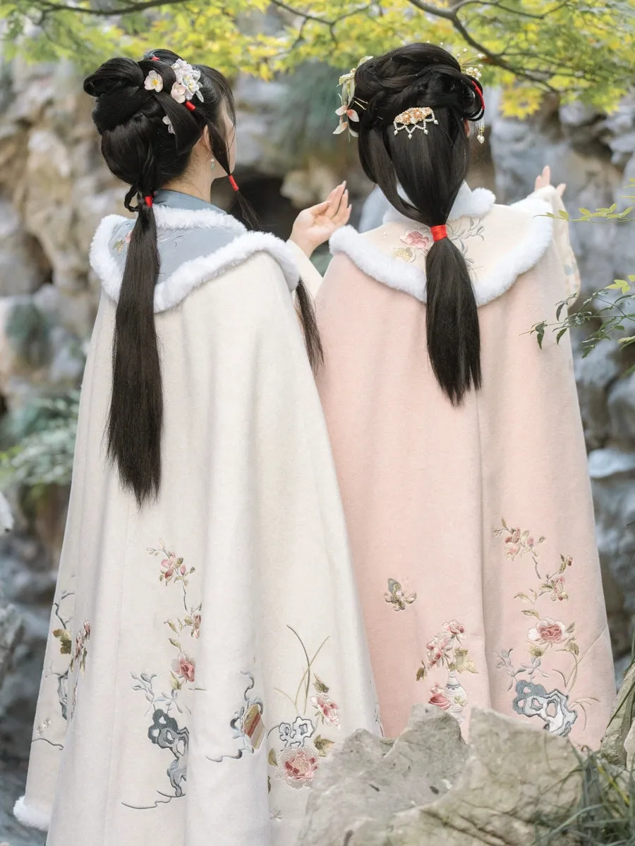 Dong Yu 冬玉 Winter Jade Modern Ming Qing Embroidered Winter Fur Doupeng Cape