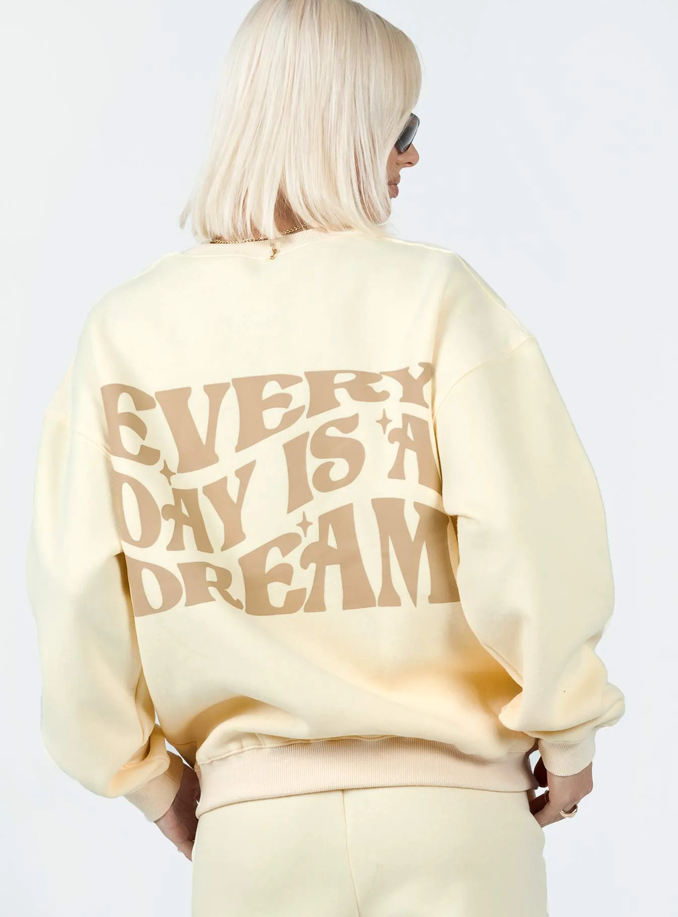 Everyday Dreaming Sweatshirt Beige