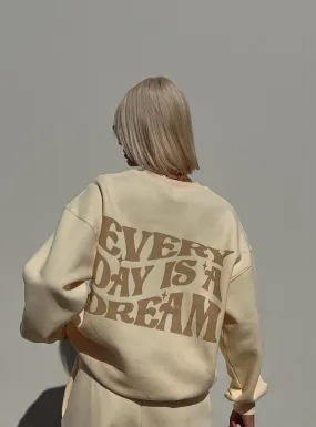 Everyday Dreaming Sweatshirt Beige