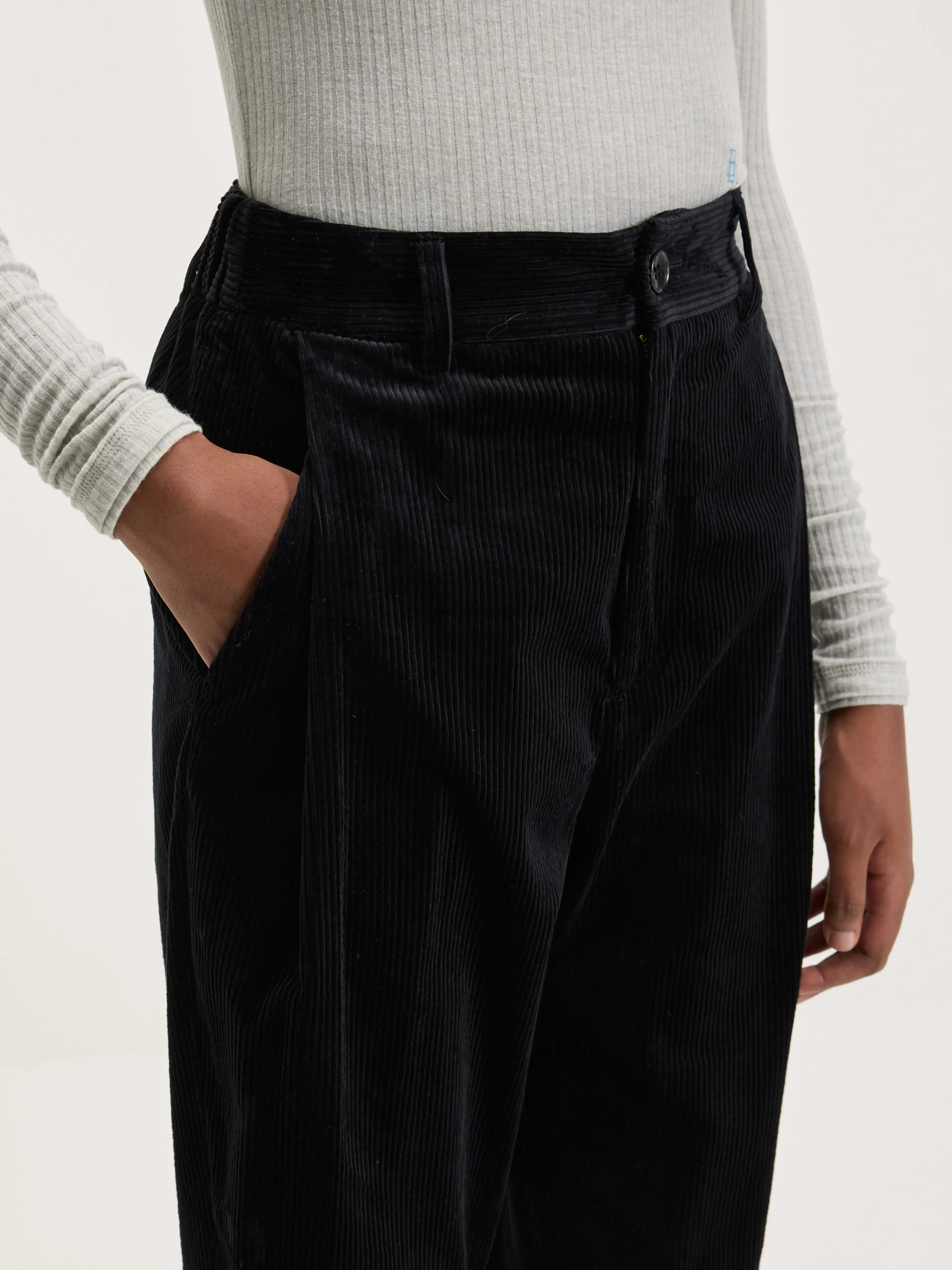 Sand Boyfriend Corduroy Pants  (242 / W / BLACK)